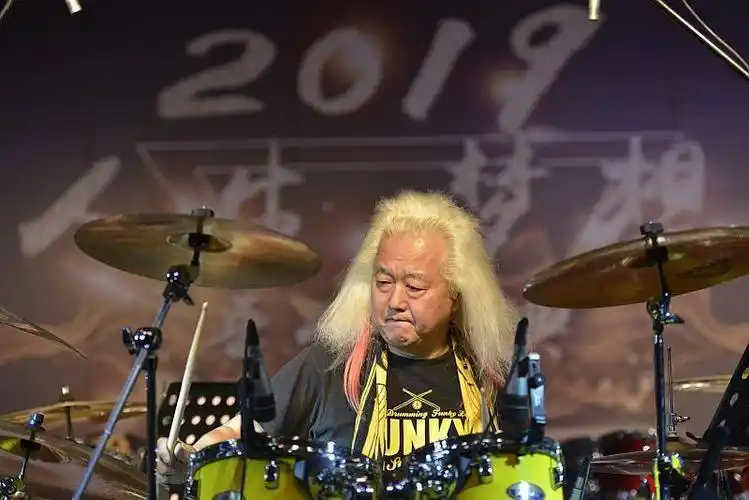 亚洲鼓魂"funky信乐团鼓手michael黄麦可国内外知名音乐人兼鼓手:mico