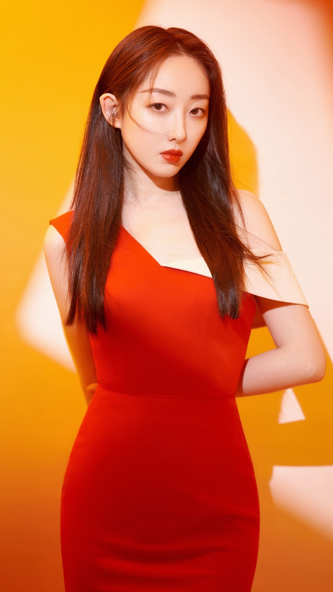 蒋梦婕:肤白貌美,妩媚动人