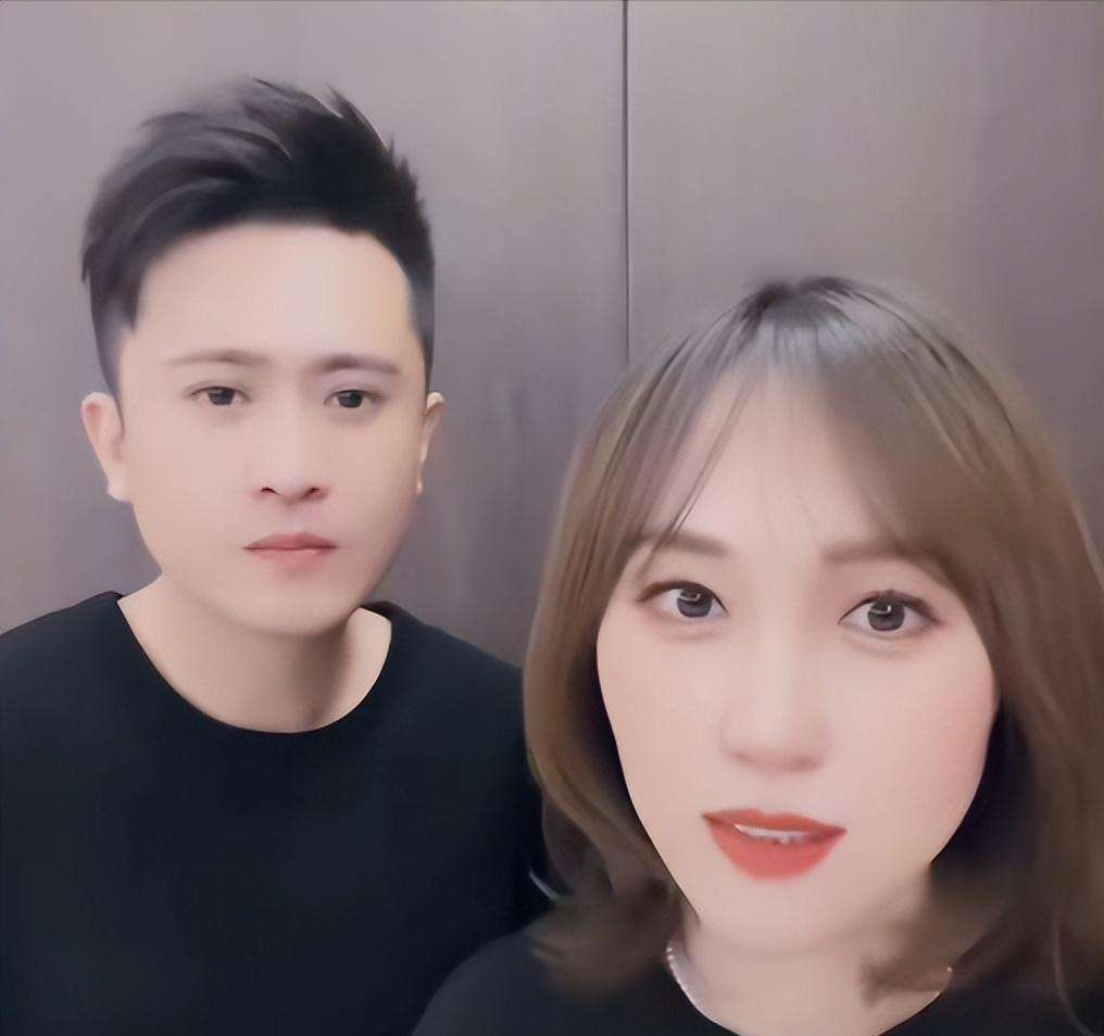 回顾主持人杨帆娶普通妻子李飒婚后生两女日子过得有滋有味