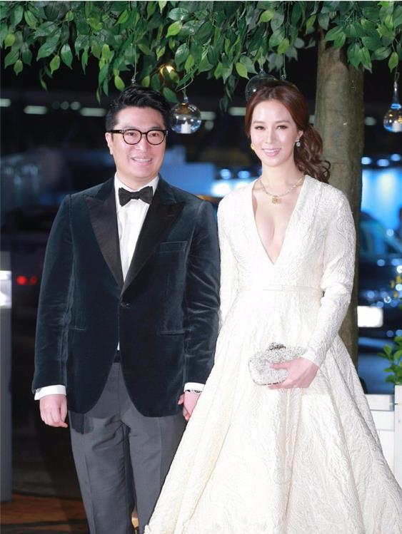 徐子淇黎姿李嘉欣出席儿慈会晚宴,对不起,你的位置由你男人决定_家庭