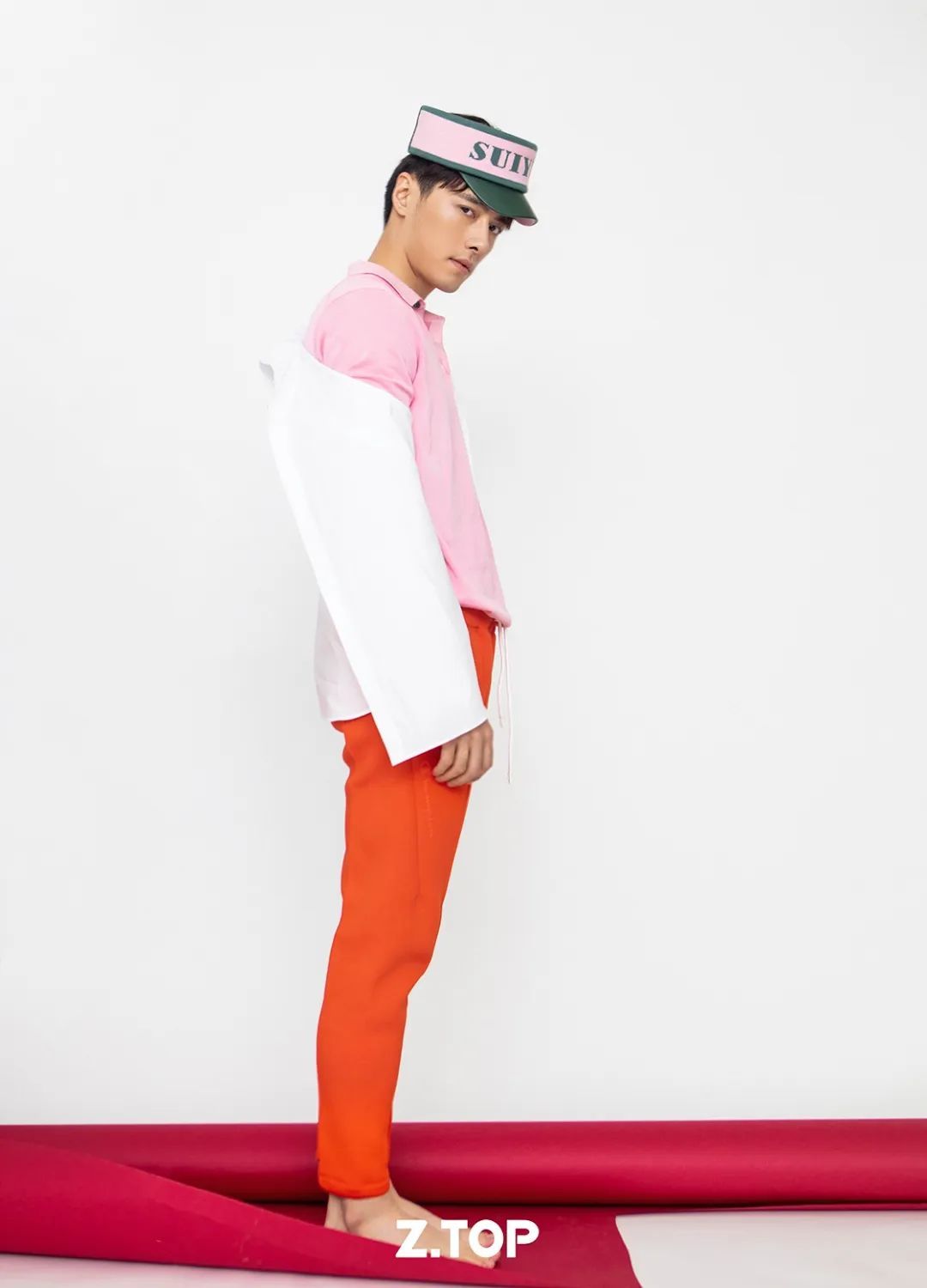 而现实中的方逸伦也正如他微博签名那样,做到了真实自我心安理得.