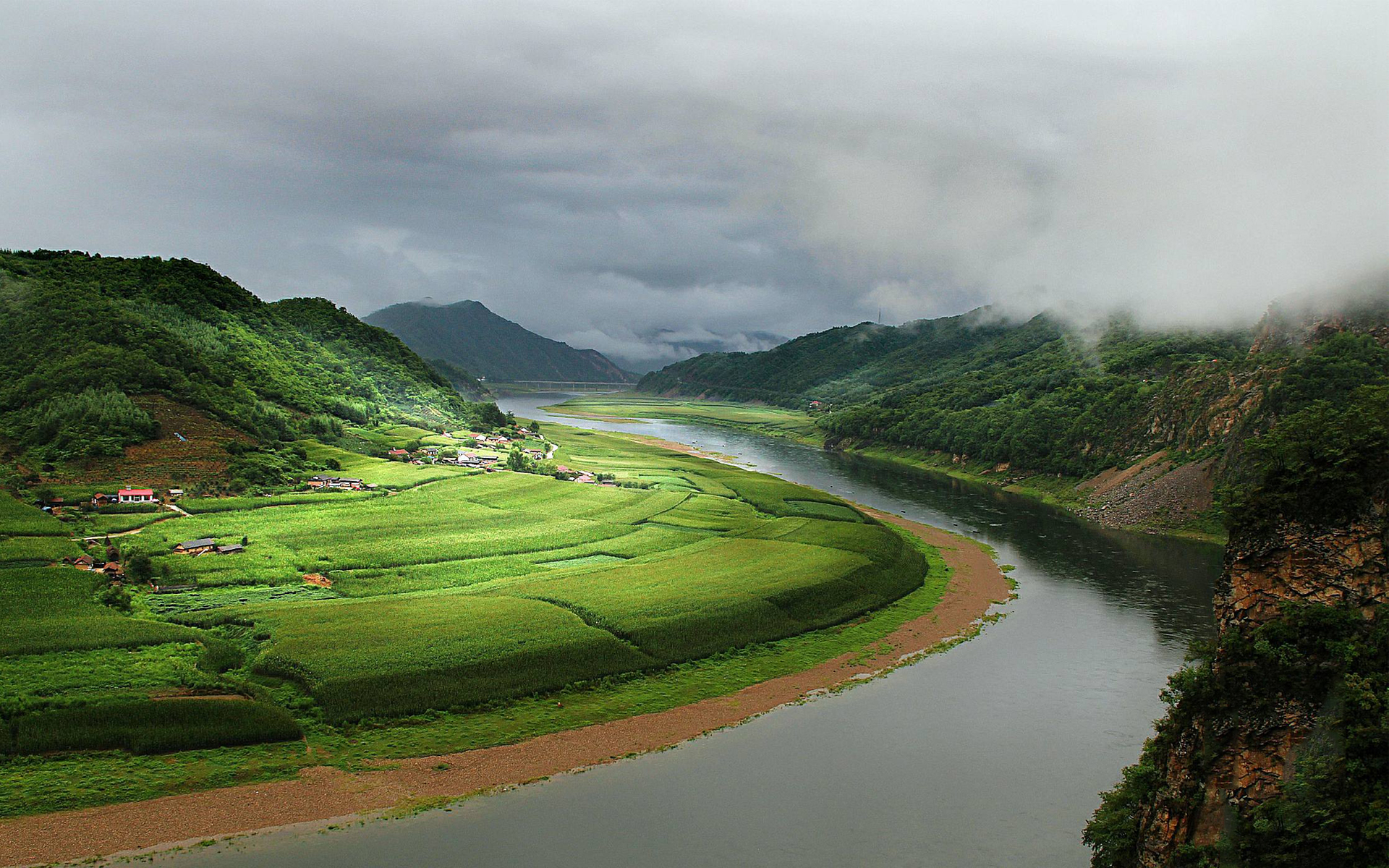 首页 桌面壁纸 风景壁纸 乡村高清优美自然风光图片桌面壁纸 1920