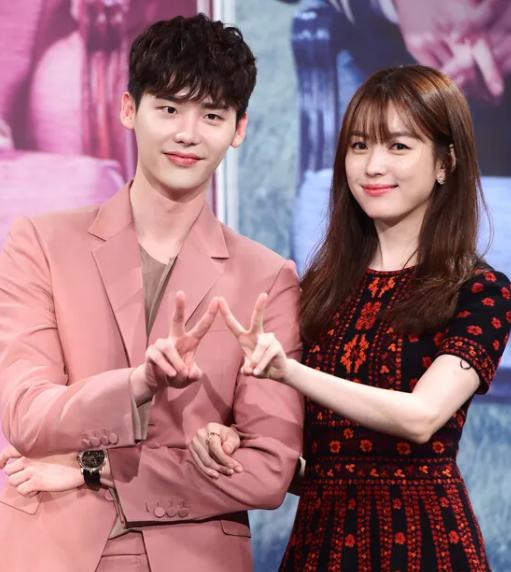 李钟硕iu恋情被质疑炒作:女方收入是男方的7倍,两人情史不简单_人气