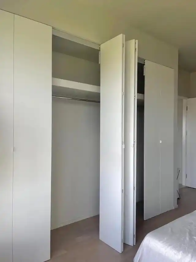 现在年轻人的卧室,早就不装这几种衣柜了!