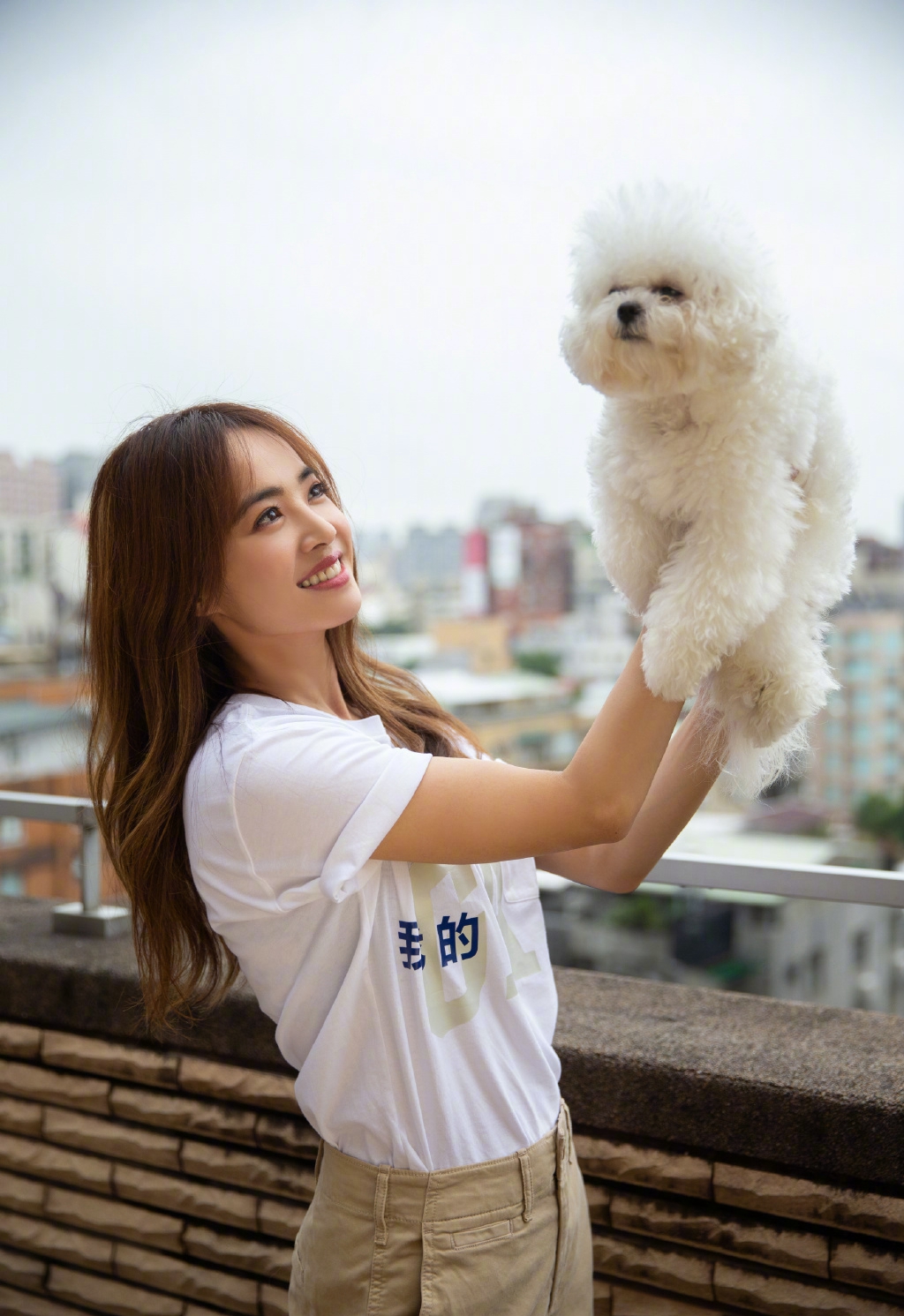 简介:蔡依林清新俏皮生活照图片,分享一组蔡依林图片给大家,图中的