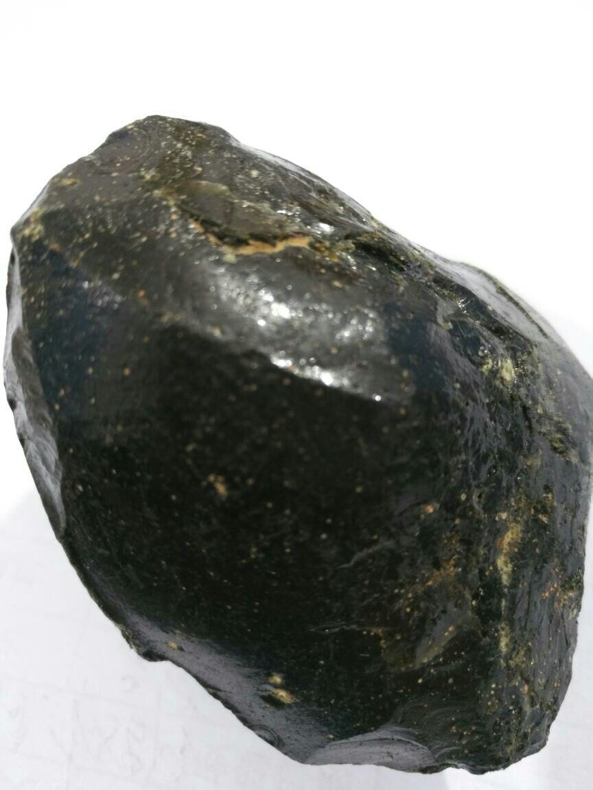 这是什么石头,黑色像玻璃性质,不结实