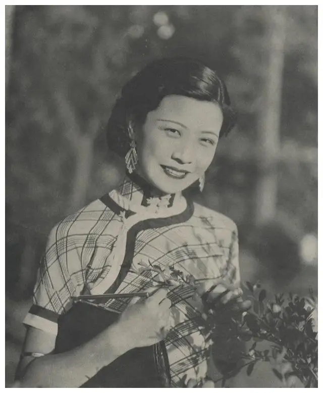 民国女神阮玲玉:25岁服药自杀,留下两份遗书,三十万人为她送葬