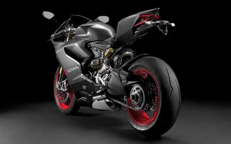 杜卡迪超炫摩托桌面壁纸