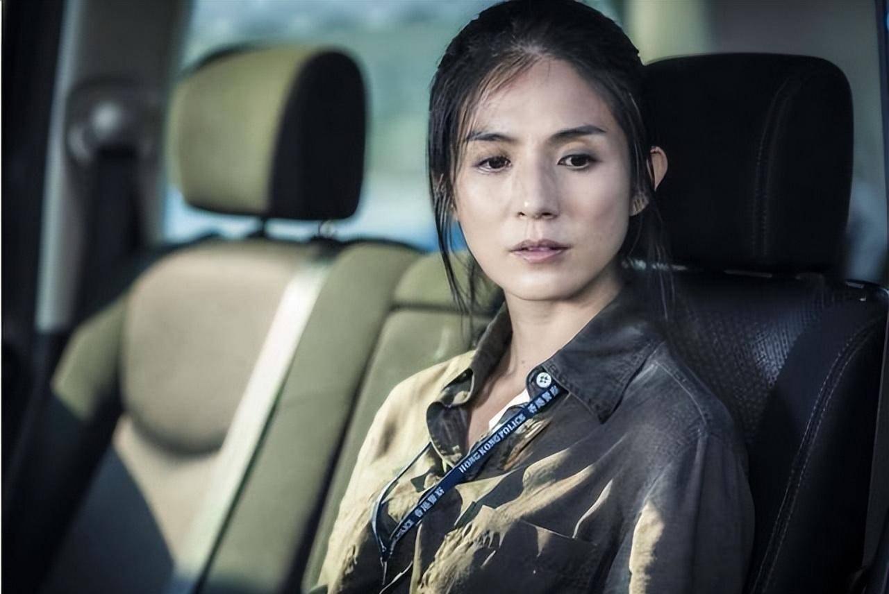 杨采妮新加坡餐厅用餐,素颜仍被认出,氧气美女果然名不虚传_合作_状态