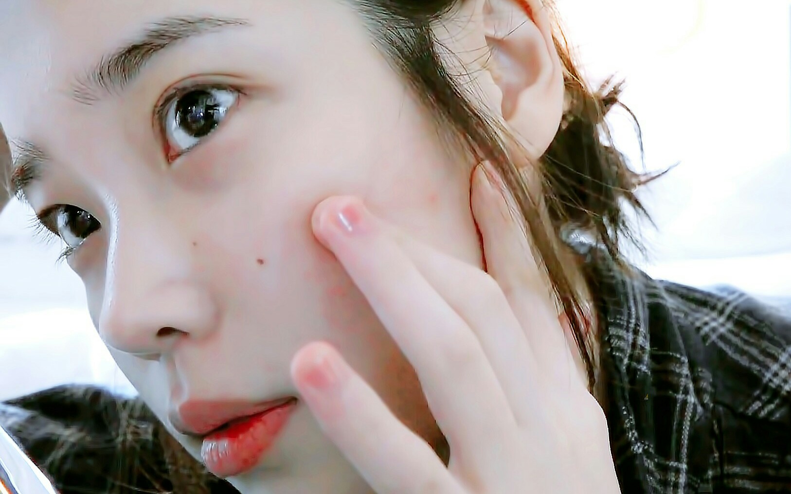 iu素颜自拍【睡前vs早起】_哔哩哔哩_bilibili