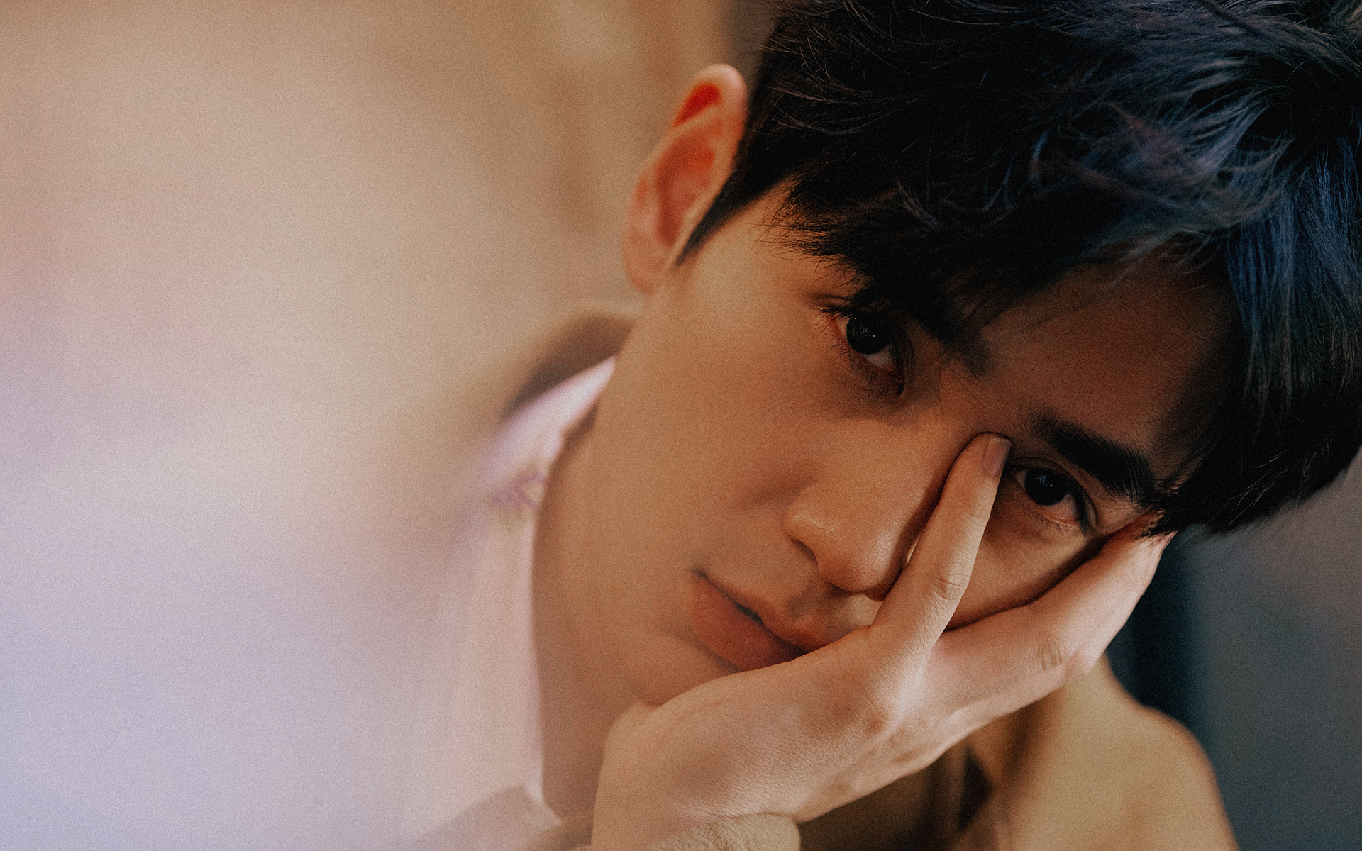 朱一龙帅气儒雅写真桌面壁纸