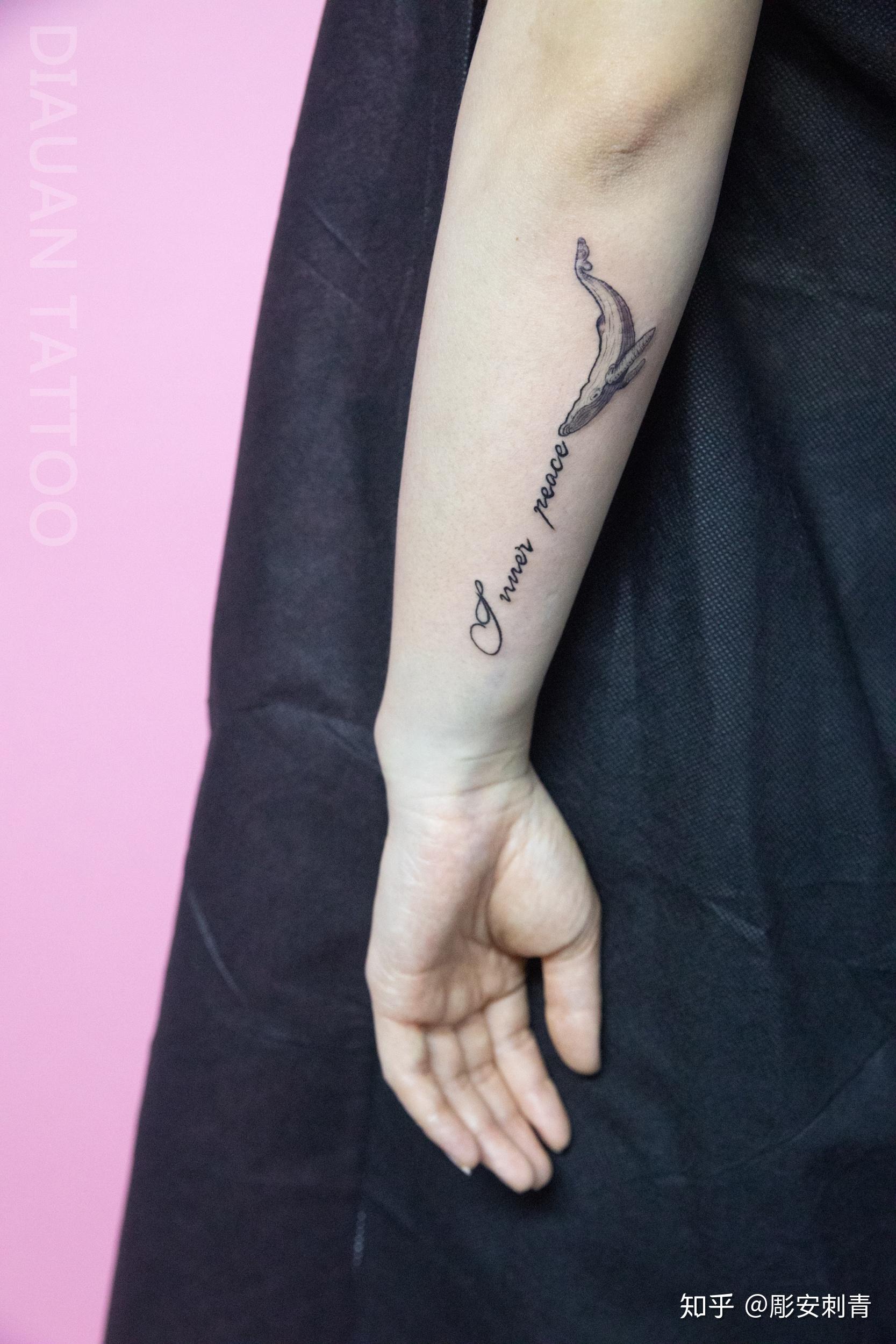 手腕上面有三条疤痕想要纹个简单一点的纹身覆盖住有什么好的推荐吗