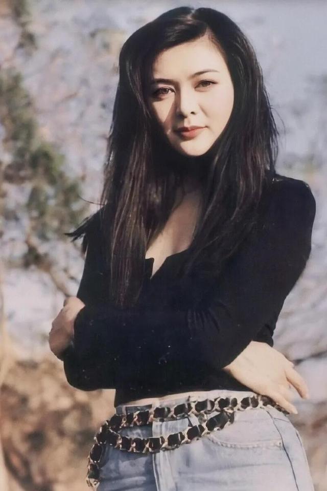 香港第一美女关之琳旧照连连看,美得不可方物让人看一眼就忘不掉