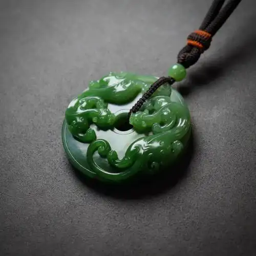 比例,线条都处理的十分到位,灵动飘逸,栩栩如生#玉雕设计  #螭龙璧