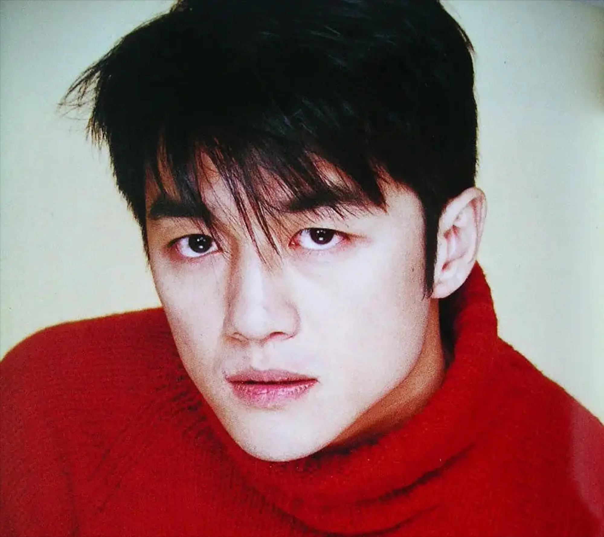 原创李亚鹏老婆晒全家福回应李亚鹏四千万欠债与后妈相处像姐妹