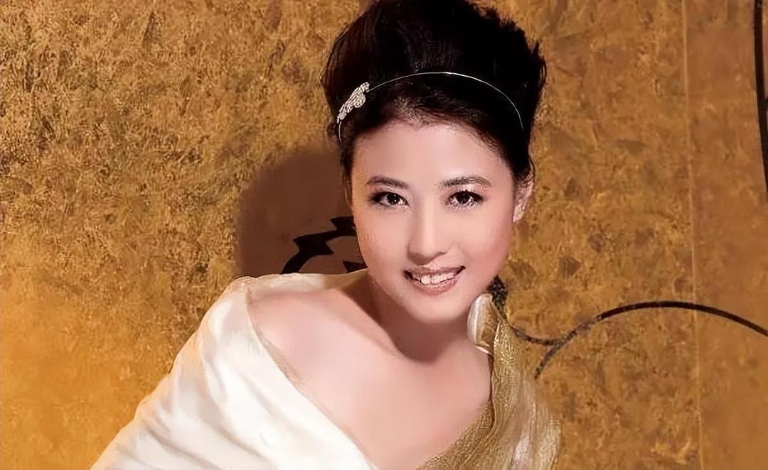 痛心57岁周海媚去世曾是史上最美的周芷若和灭绝师太