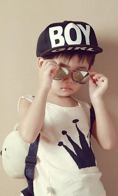 小男孩图片超好看的手机壁纸