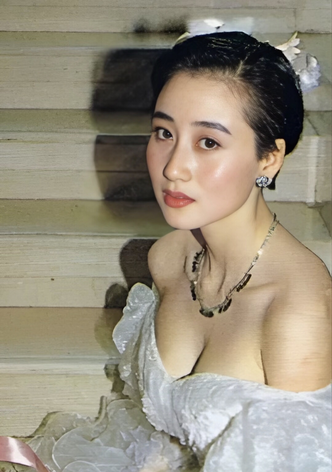 利智年轻时的照片,是李连杰的老婆.