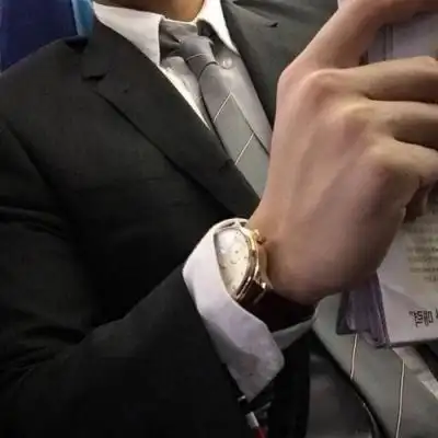 正装头像男西装禁欲男头半身图片