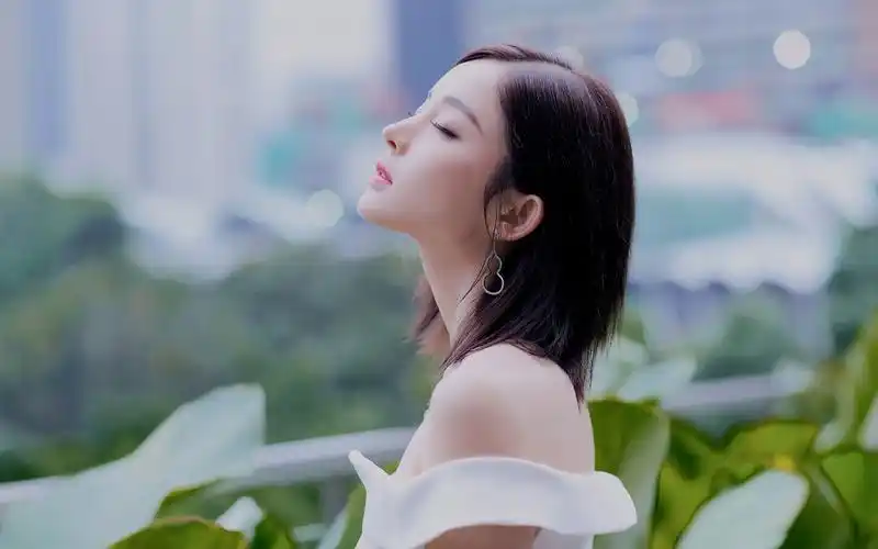 古力娜扎白皙甜美高清桌面壁纸 - tt98图片网