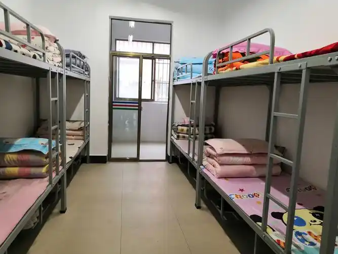 内务整理一条线,温馨宿舍似家园 ——金钟二中中河学校培训学生宿舍