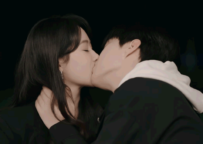 杨紫范丞丞吻戏