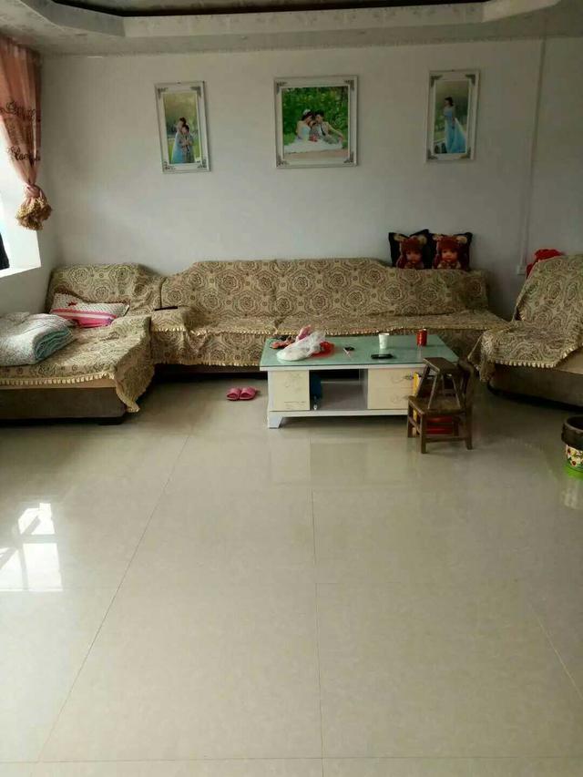 晒晒农村婆家的婚房,厨房超霸气,院里壁画大得吓人,你见过吗?