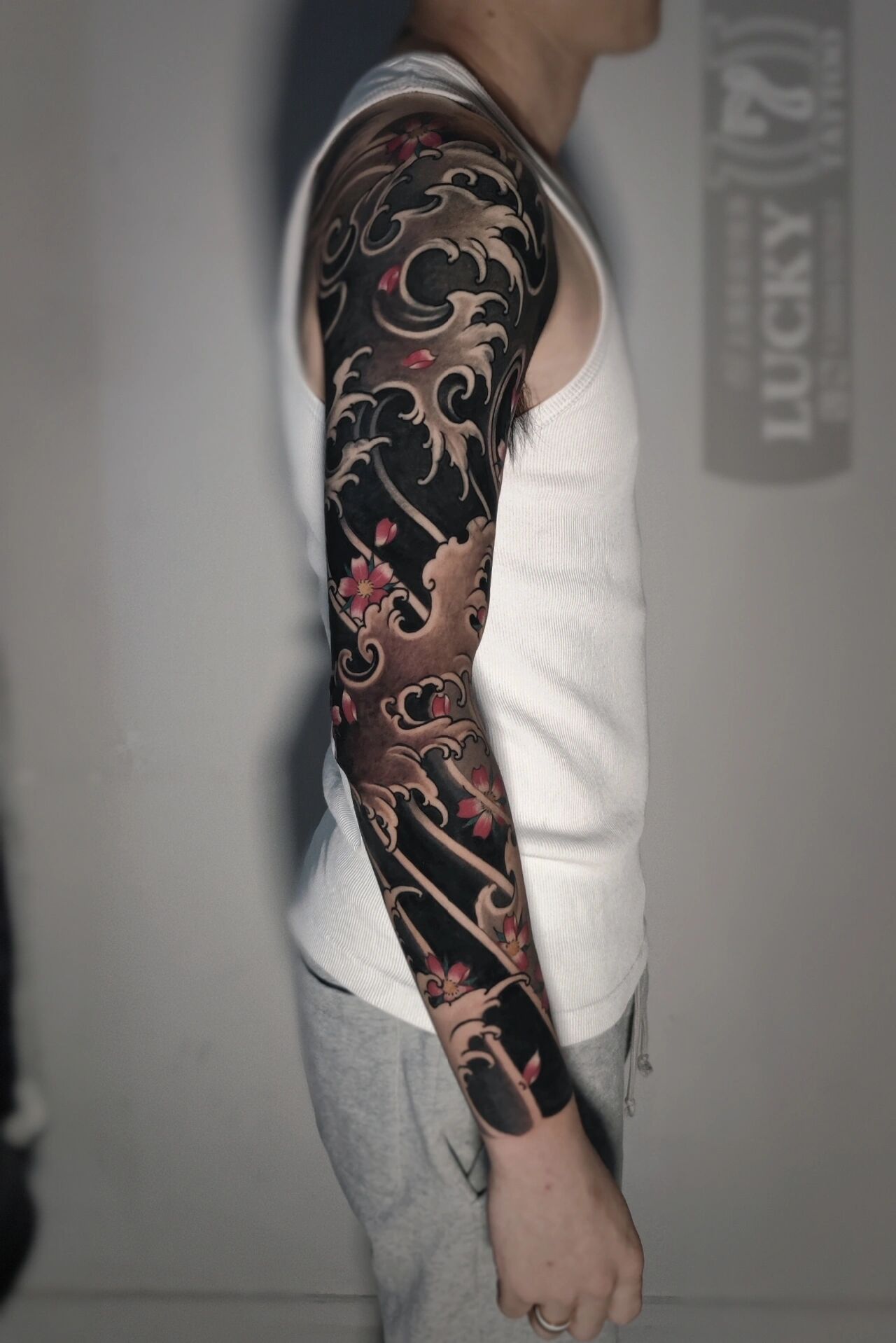 浪里个浪 98 焕然一新94老传统樱花臂 94坐标:上海67【lucky7