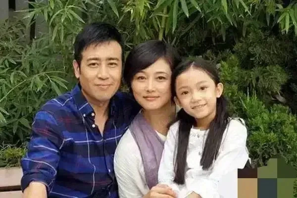 于和伟:母亲没奶水,吃大姐奶水长大,大姐葬礼上一滴眼泪都没流_腾讯