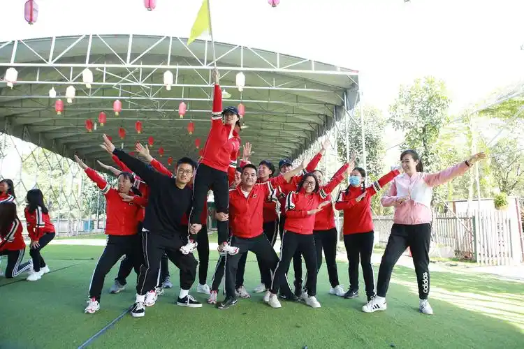 创意造型合影甘肃移动庆祝妇女节员工团建活动【2021年1月团建集体