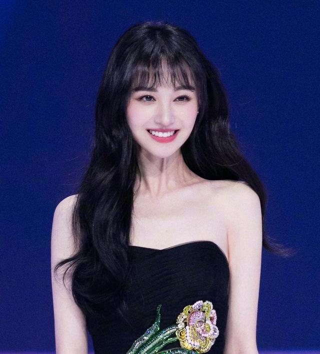 长发,卷发,短发,波浪…哪个发型你觉得更适合郑爽?