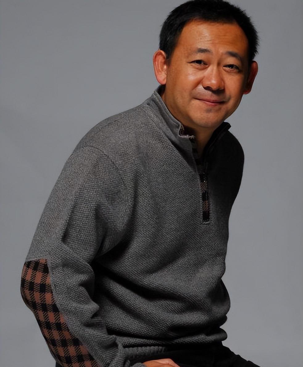 姜武是我国有名的实力派演员,他的代表作有《葛老爷子》《我的唐朝