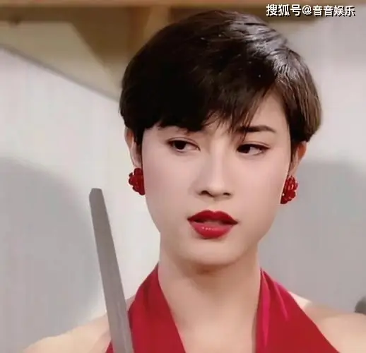 综上所述,陈法蓉以她最美的短发造型,容颜与性感身材,仍然在娱乐圈中