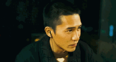 游走在台北街头,黎耀辉也不知道下一站去哪里,不过他现在的心情倒是前