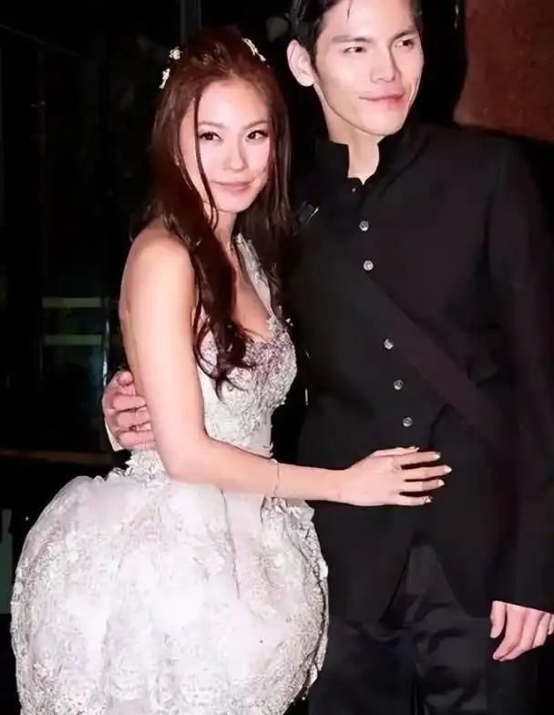 回顾向佐7次恋爱全被向太拒之门外嫁进他家的门槛到底有多高