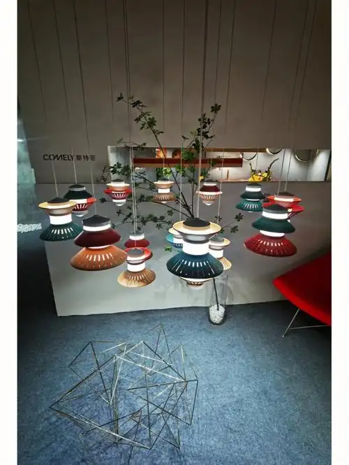 来一组新特丽多色彩的灯饰欣赏