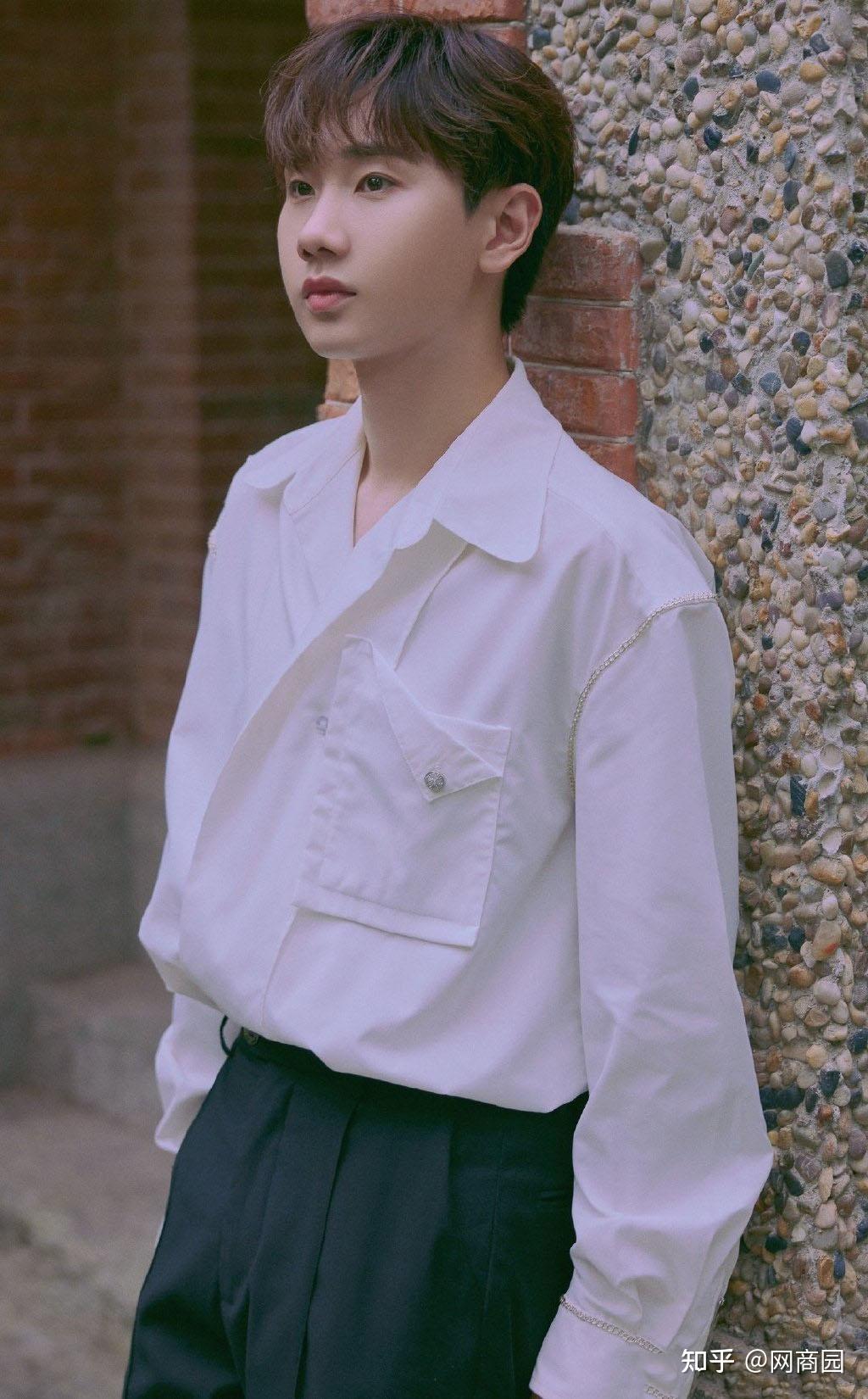 占据90后歌单的音乐才子汪苏泷在孤独的世界里绽放别样的光彩