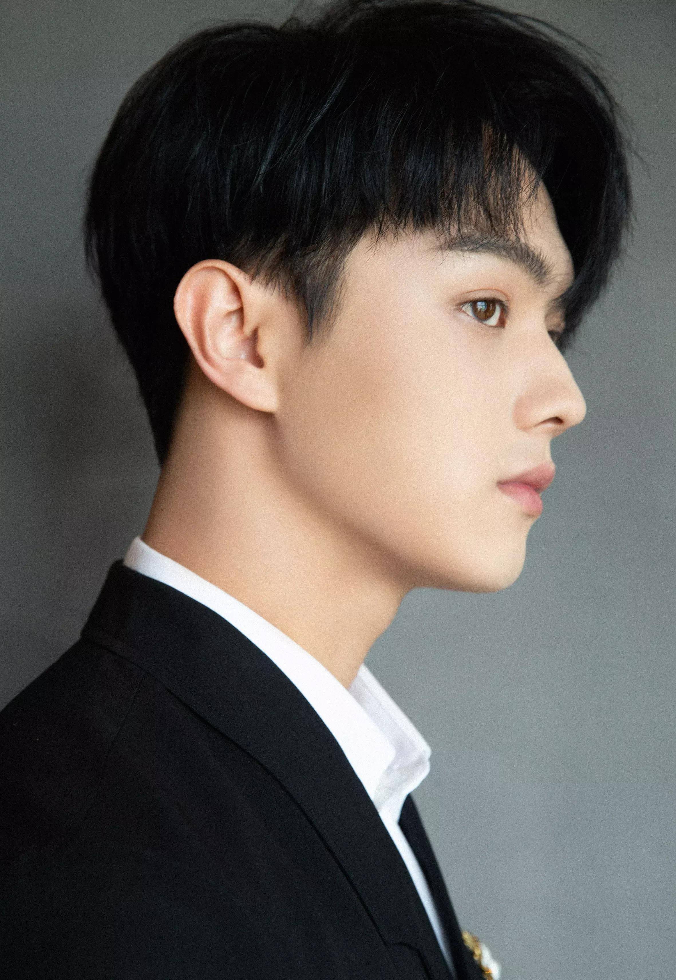 盘点国内男明星完美侧颜,谁才是你心中360度无死角完美男神呢?