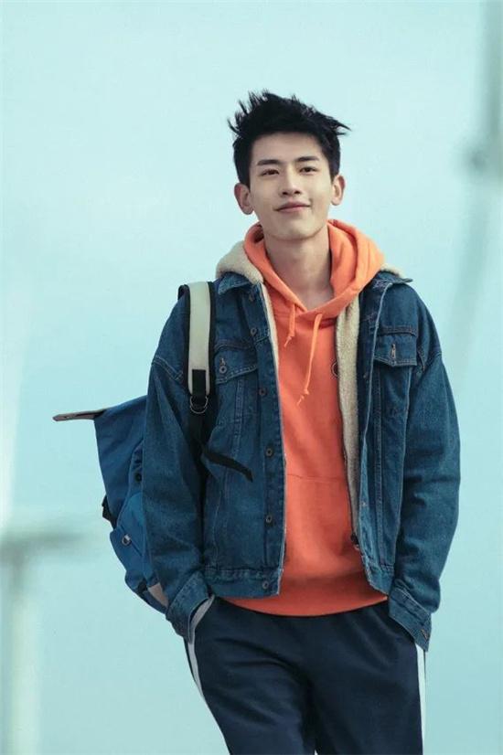 1905电影网专稿 在90后新生代男演员中,有这样一位小生,外形高挑挺拔