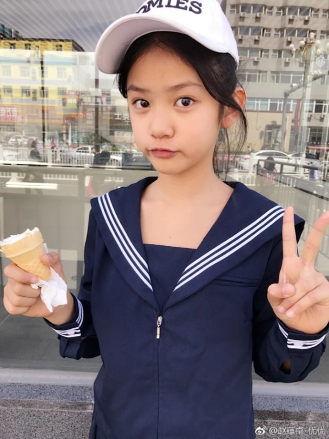 赵蕴卓# 今天也太热了吧,夏天这么快就来了!