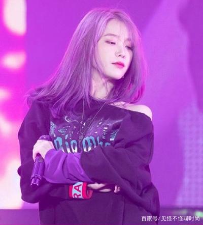 妆容|iu 几分淡妆就足够美 蓝紫发色都驾驭得很好 iu紫发