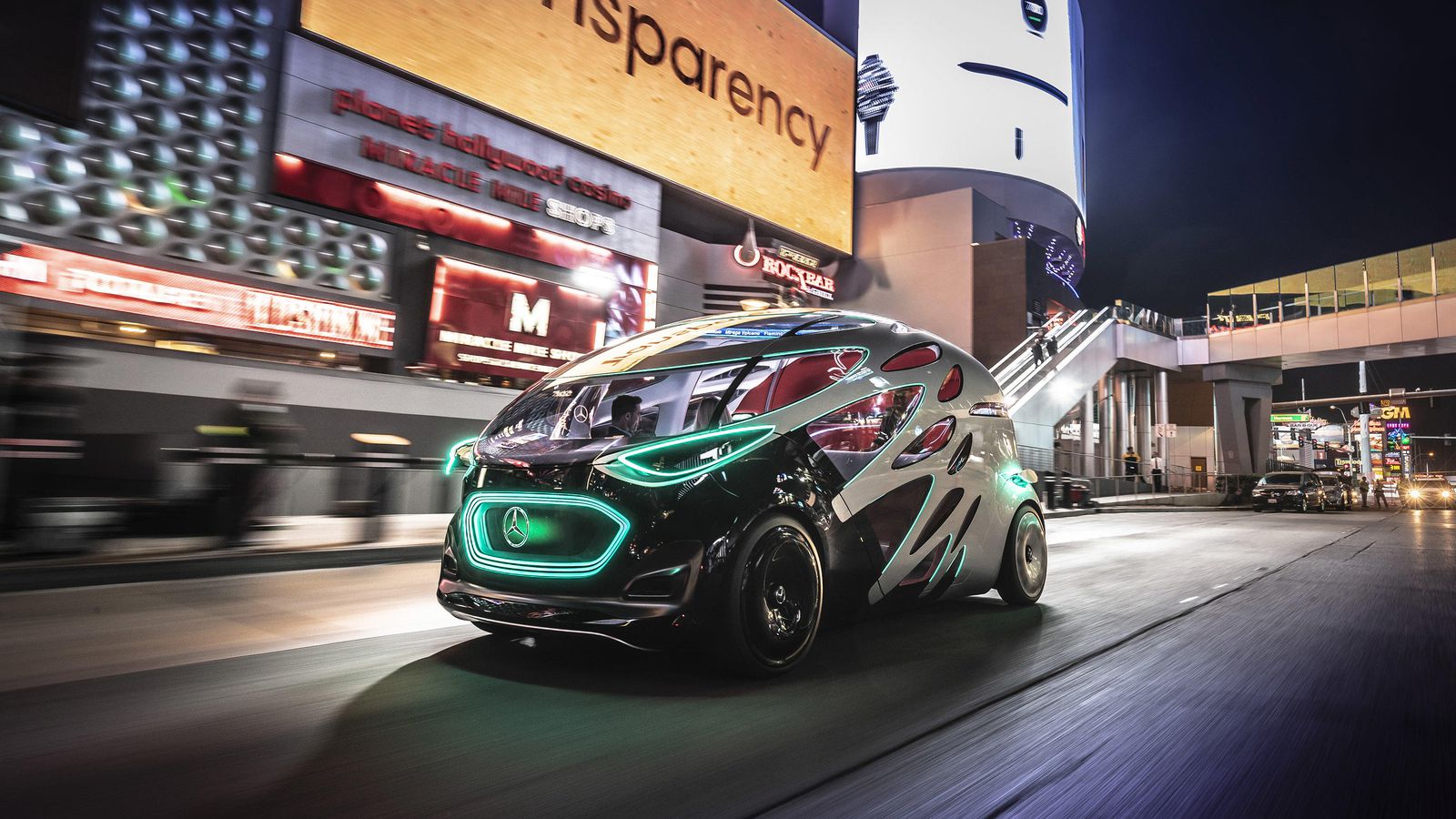 梅赛德斯奔驰展出了此前在2018年9月份提出的无人概念车——vision