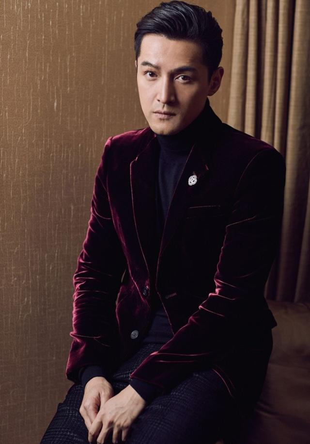 男人味,适合30岁以上的成年男性,今天就来看一下她的发型,成熟男性的