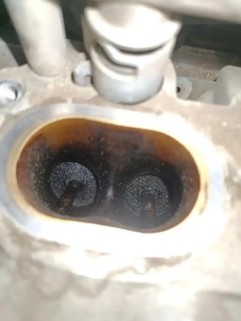 核桃砂清洗进气门积碳前后对比有效解决  凉 - 抖音