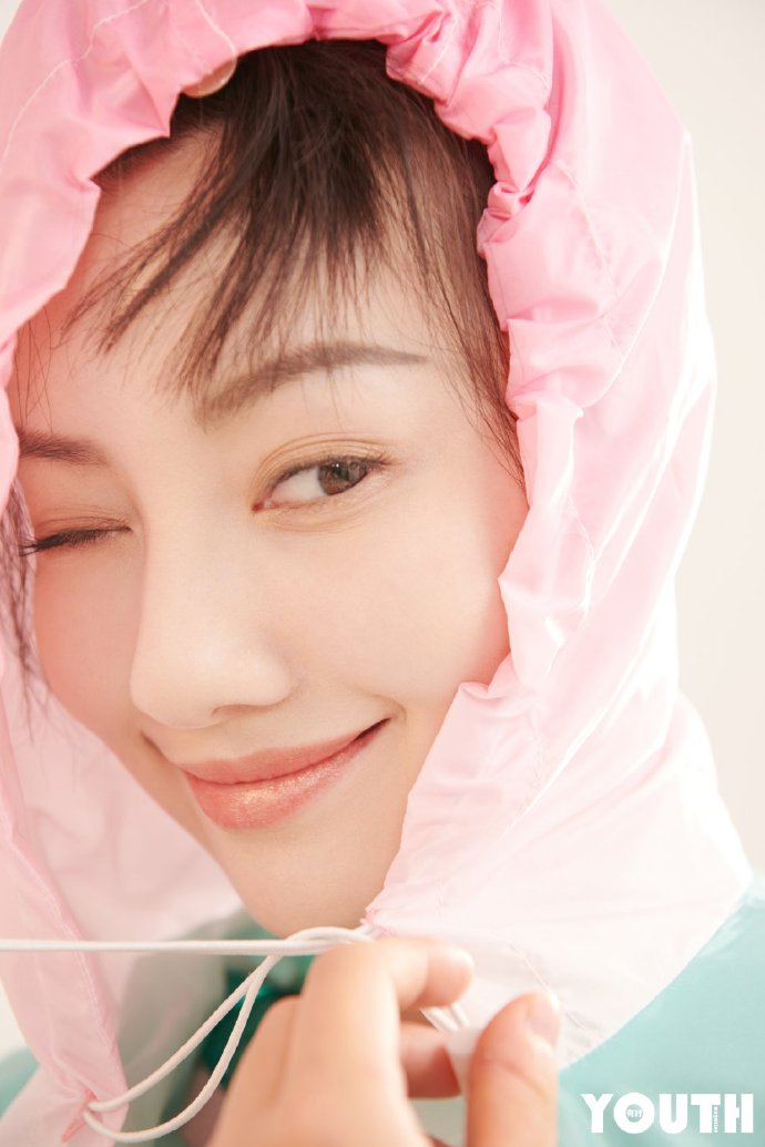 踏步鲜花 清风袭来糖果女孩 一见倾心天马行空 随性