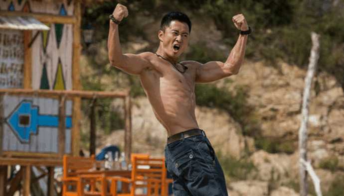 《战狼2》破56亿, 吴京发福成小圆脸, 几张图看出他原来有多猛