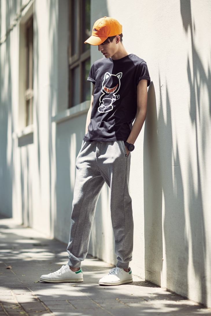 夏季潮男服装搭配技巧,学习t恤衫穿搭方法