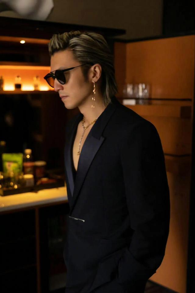 身材,颜值百分百在线,一出场就秒杀同台的大多数男明星