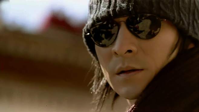 天下无贼:刘德华这个偷手机的手法,真是太熟练了