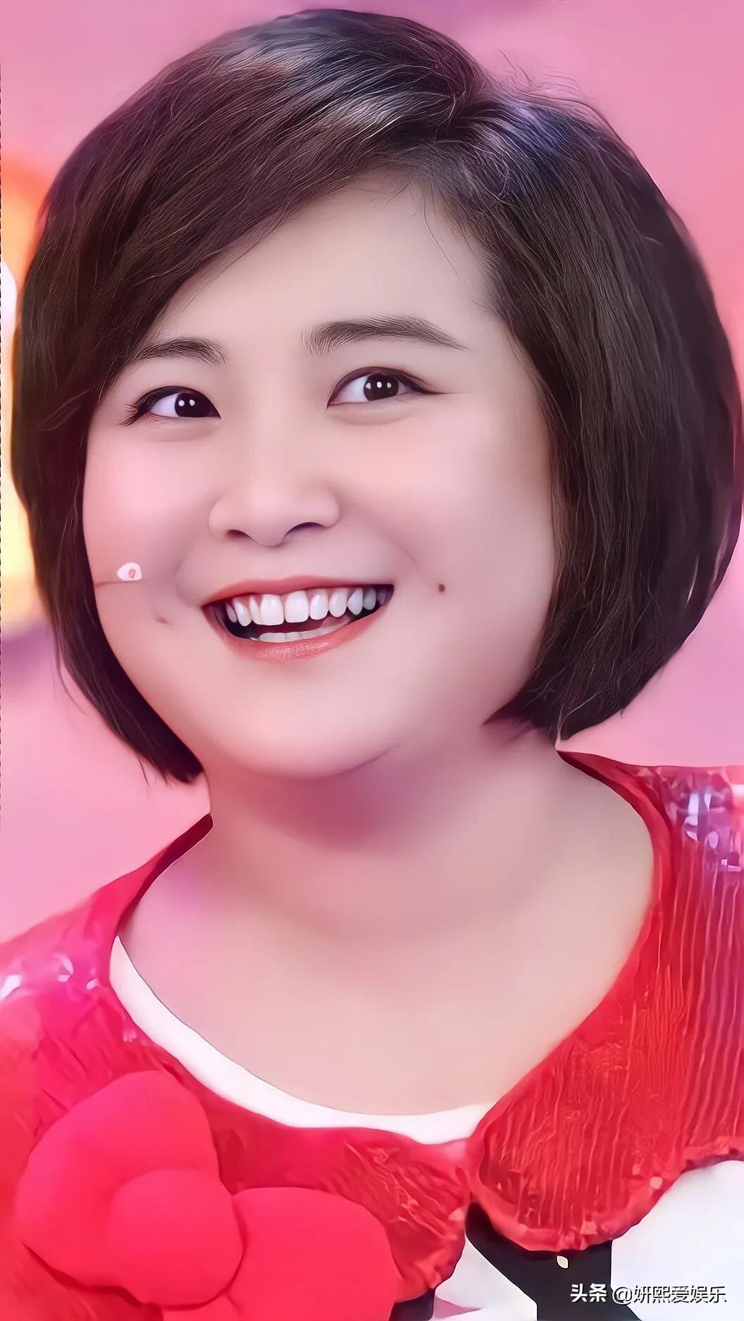 被年轻时的贾玲惊艳到了,以前的她真的好美